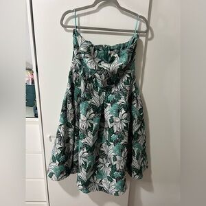 Tropical Strapless dress with pockets